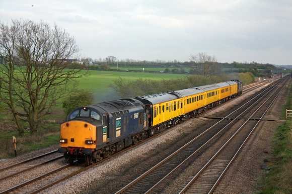 37607 & 37611 at Cossington heading north towards Sileby Junction on 1.4.11 with 3Z11 1728 Old Dalby - Derby RTC Serco working
