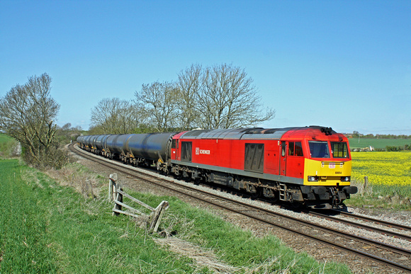 60054 in DB Schenker livery at Chellaston heading towards Castle Donington on 18.4.15 with 1040 Kingsbury Oil Sdgs - Humber Oil Refinery empty blue bogie tanks