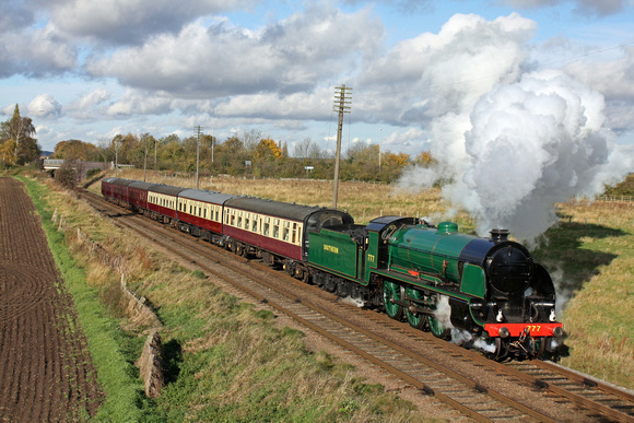 S.R. King Arthur Class No 777'Sir Lamiel'in Malachite green livery at Woodthorpe, GCR on 3.11.12 with 1315 'The South Yorkshireman' Loughborough - Leicester North saturday luncheon service