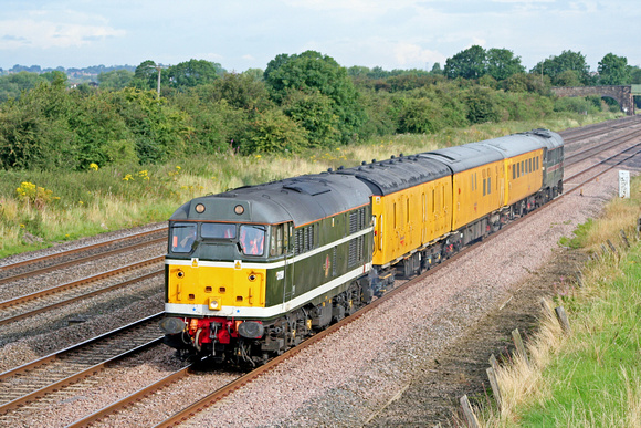 31190 tnt 31106 'Spalding Town' at Cossington, MML heading for Syston East Junction on 13.8.07 with 3Z10 0831 Derby RTC - Old Dalby Test Train