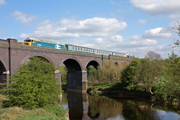 47292 tnt 20154 cross Stanford On Soar viaduct over River Soar at Loughborough on 5.5.13 with 1551 Loughborough - Ruddington service at the  GCRN May Bank Holiday Mixed Gala