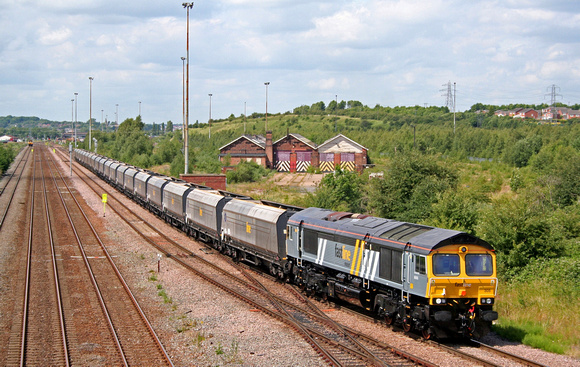 Fastline 66305 departs Toton Centre on 30.6.08 with 6D03 1028 Daw Mill - Ratcliffe P.S. loaded Fastline  coal hoppers