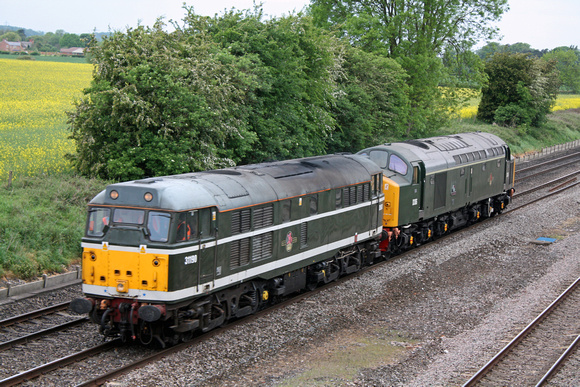 31190 drags D306 through Normanton on Soar near Loughborough on 11.5.11 with 0Z40 Wansford (NVR) - Washwood Heath light engine movement