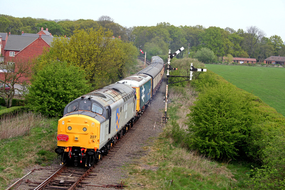 37227 and  73114 at Market Bosworth on 22.4.07 with 11.00 Shackerstone - Shenton service at the April 2007 Battlefield Line Diesel Gala