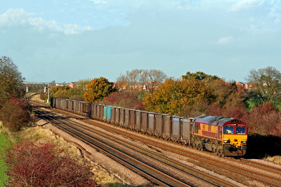 66081 at Cossington on 20.11.06 heading towards Syston East Junction with 6Z88 Drax - Hotchley Hill loaded gypsum containers running via Humberstone Lane, Leicester