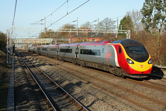 Virgin Pendolino  390032 at Cathiron near Rugby on 30.11.11 with 0935 Manchester Piccadillly - London Euston service
