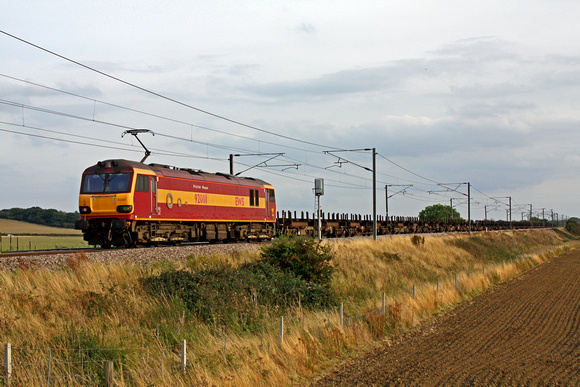 92001'Victor Hugo' at Frinkley Lane, Marston, ECML  heading towards Newark on 15.9.11 with 4E32 1152 Dollands Moor - Scunthorpe empty steel carriers. The 92 will be removed at Doncaster Belmont Sdgs