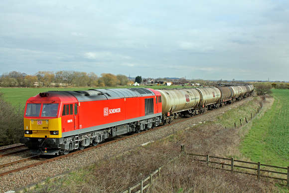 60079 in DB Schenker livery at Lockington heading towards Castle Donington on 21.3.12 with 6M57 0717 Lindsey Oil Refinery - Kingsbury Oil Terminal loaded bogie tanks