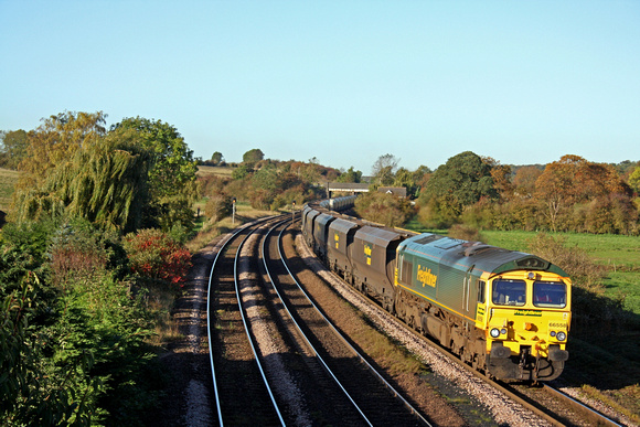 66558 at New Barnetby on 20.10.10 with 4R12 Barrow Hill - Immingham empty FHH coal hoppers