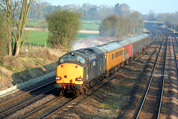 37602 tnt 37607 at Normanton on Soar heading towards Loughborough on  2.4.07 with 1Z14 0757 Derby RTC - Acton Canal Wharf  test train working