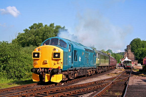 37075 & D1842 depart Cheddleton on 1.6.07 with 09.15 Cheddleton - Froghall service at the Churnet Valley Railway Diesel Gala June 2007