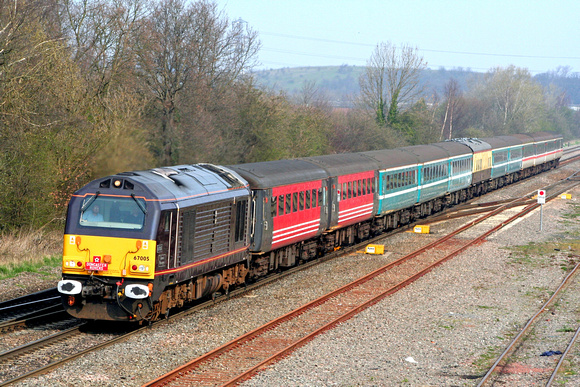 67005 Queens Messenger on 1.4.07 at Kingsbury heading towards Water Orton with 1Z47 0840 Doncaster - Cardiff  footex taking Doncaster Rovers fans to the Millennium Stadium