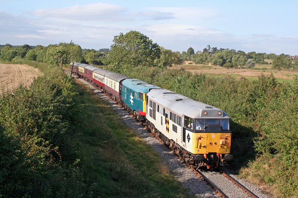 31130 & 31101 seen from the Airmans Bridge, Market Bosworth on 16.9.07 with 1545 Shackerstone - Shenton service at the Battlefield Diesel Gala Sept 2007