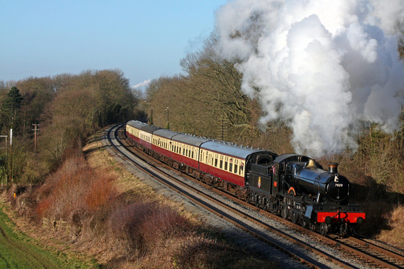 GWR 7800 Class 7820 'Dinmore Manor' at Kinchley Lane on 30.1.15 with 1430 Loughborough - Leicester North service at the GCR Winter Steam Gala 2015 in lovely light