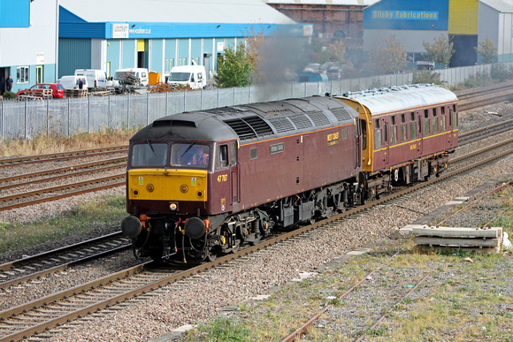 47787'Windsor Castle' and saloon 999706'Amanda' are seen at Loughborough on 30.9.09 with 2Z45 1221 London St. Pancras - Derby - Sheffield - Derby working.