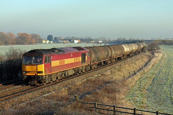 60049 at Lockington near Castle Donington on 14.1.12 with 6M57 0717 Lindsey Oil Refinery - Kingsbury Oil Sdgs loaded bogie tanks on a lovely winters morning