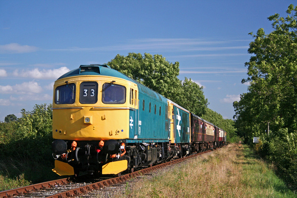 33053 & 73114 at Congerstone on 16.9.07 with 1530 Shenton - Shackerstone service at the Battlefield Diesel Gala Sept 2007