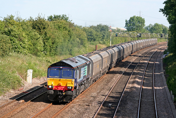 66432 on hire to Fastline at  Normanton on Soar, MML heading north of Loughborough on 23.6.09 with 6A63 1544 Daw Mill Colliery - Ratcliffe Power Station loaded coal hoppers