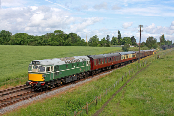 D5401 tnt 33002'Sea King'  at Woodthorpe on 17.6.12 with 1015 Loughborough -  Rothley service at the GCR Diesel Weekend featuring 33002 before returning to  the South Devon Railway