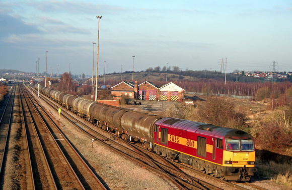 60041 heads out of Toton Centre on 13.12.07 with 6M55  0950 Lindsey Oil Refinery - Rectory Junction loaded bogie oil tanks