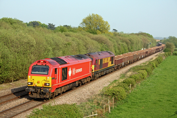 67018 'Keith Heller' & 67027 'Rising Star' (DIT) with 66039 dead on rear at Barrow Upon Trent heading towards Stenson Junction on 19.4.11 with 6G45 1638 Toton - Bescot departmental in lovely light