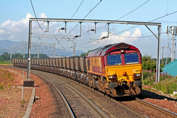 66196 approaches Prestonpans Station on 9.8.07 with 6B75  Hunterston - Cockenzie P.S. loaded MGR coal hoppers