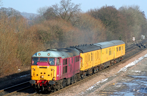 31601 in Heart of Wessex pink livery at a wintery Stenson Junction on 4.2.09 with 4Q08 1205  Derby RTC - Laira short test train working
