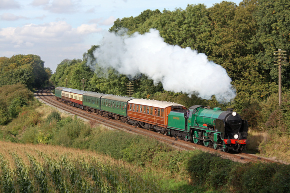 S.R. Schools Class No 925'Cheltenham' at Kinchley Lane on 7.10.12 with 1415 Loughborough - Leicester North service at the GCR Autumn Steam Gala 2012