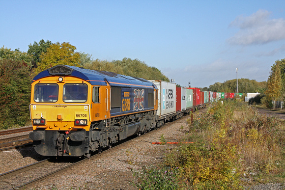 66705 'Golden Jubilee' with Union Jack at Syston South Junction heading into Leicester on 17.10.12 with 4M29 0442 Felixstowe - Barton Dock (Trafford Park) Intermodal
