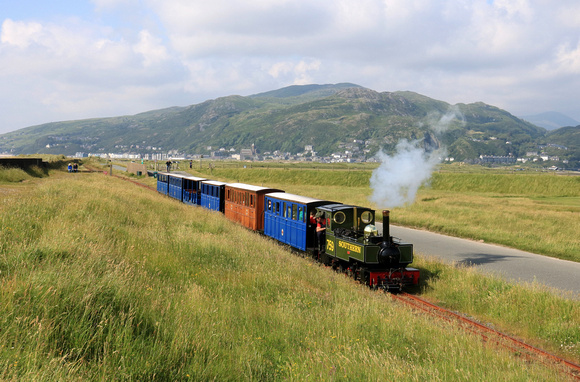 With Barmouth in the background, Southern 759 'Yeo' heads towards Fairbourne village on 5.6.24 with 1620 Barmouth Ferry to Fairbourne service on the Fairbourne Railway