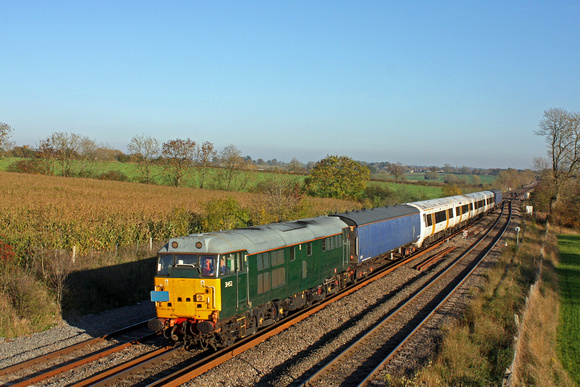 31452 with 375616 & barriers passes the loop at Kilby Bridge near Wigston, MML on 1.11.15 with 5Q57 1207 Acton Lane Reception Sdgs -Derby unit drag operated by Rail Operations Group (ROG)