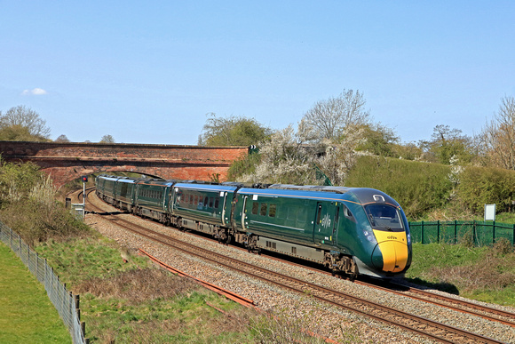 Class 800 IEP No 800303 at Hungerford Common on 20.4.23 with 1A80 0815 Penzance to London Paddington service