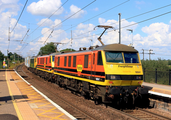 Freightliner Class 90 Loco No's 90047, 90016 & 90049 power through Manningtree Station on 16.8.23 with 4L89 0410 Crewe Bas Hall S.S.M. to Felixstowe North F.L.T. Intermodal