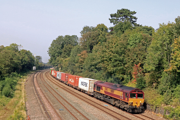 DB Cargo Class 66 No 66116 passes Barrow Upon Soat, MML on 6.9.23 with 4L38 1057 East Mids Gateway Tml Dbc to Felixstowe Central Dbc Intermodal