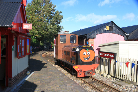 Narrow Gauge Hudswell Clarke No 38 Diesel Loco leaves Becconsall, Hesketh Bank to stable at the workshop building on 15.10.23 at the West Lancs Light Railway Pumpkin Express Special Event Day