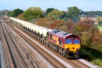 66182 at Cossington, MML heading towards Syston East Junction on 15.10 08 with a short   6E67 Mountsorrel - Peterborough Yards loaded self discharge train