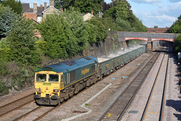 66602 at Barrow Upon Soar heading towards Loughborough on 21.6.11 with 6Z88 1435 Middleton Towers - Ellesmere Port loaded sand  box wagons
