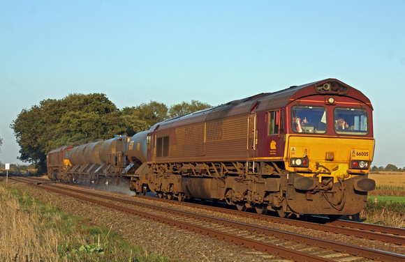 66005 tnt 66021 at East Goscote heading towards Syston East Junction on 14.10.11 with 3J43 1605 Peterborough Eastfield Junction - Leicester - Peterborough T&RSMD RHTT diagram