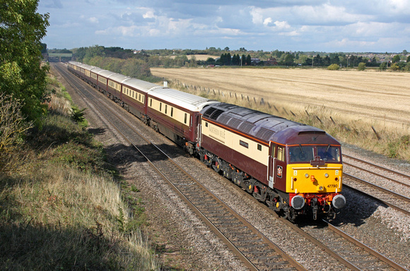 47790 tnt 47832 at Cossington heading towards Syston East Junction on Sunday 18.9.11 with 1Z53 1300 Leicester - Nottingham Northern Belle Afternoon Tea Excursion via Kettering and Melton Mowbray
