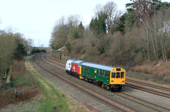 Class 37 No 37418 'An Comunn Gaidhealach' in Loram livery with  inspection saloon 975025 'Caroline' at Barrow upon Soar, MML on 20.2.24 with 5Z01 1049 Derby R.T.C.(Network Rail) to Cricklewood Tamper