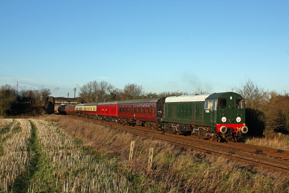 D8098 with 70013 'Oliver Cromwell'  at rear at Woodthorpe on 13.12.14 with 1420 Loughborough - Leicester North GCR Santa Special