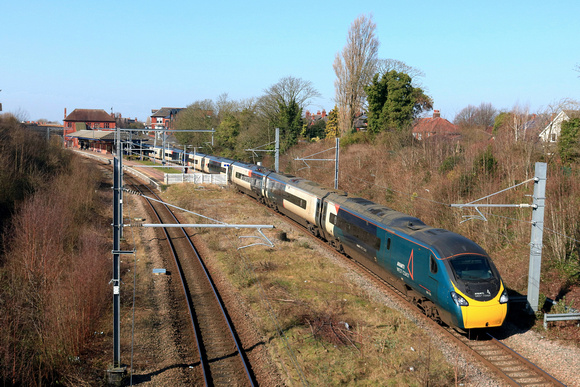 Avanti West Coast Class 390 Pendolino No 390130 passes through Poulton-le-Fylde station, Lancs on 6.3.25 with 9A53 1151 Blackpool North to London Euston service