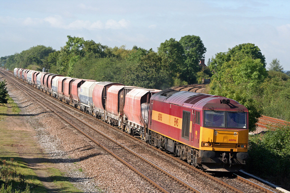 60096 is seen passing North Staffs Junction, Willington on 11.9.07 with 6M11 Washwood Heath - Peak Forest empty Roadstone hoppers